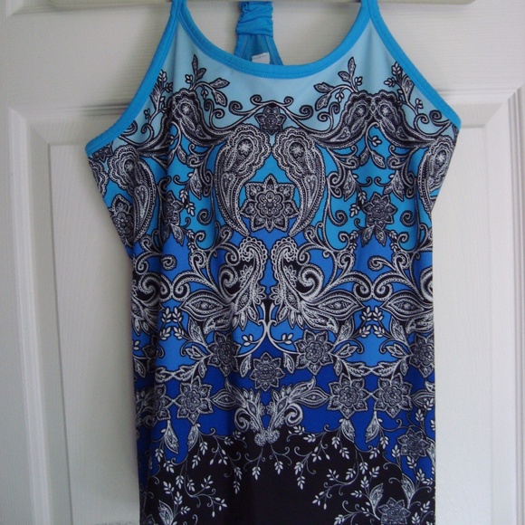 Athleta workout top, poly/nylon/spandex, cups, L - Picture 1 of 5